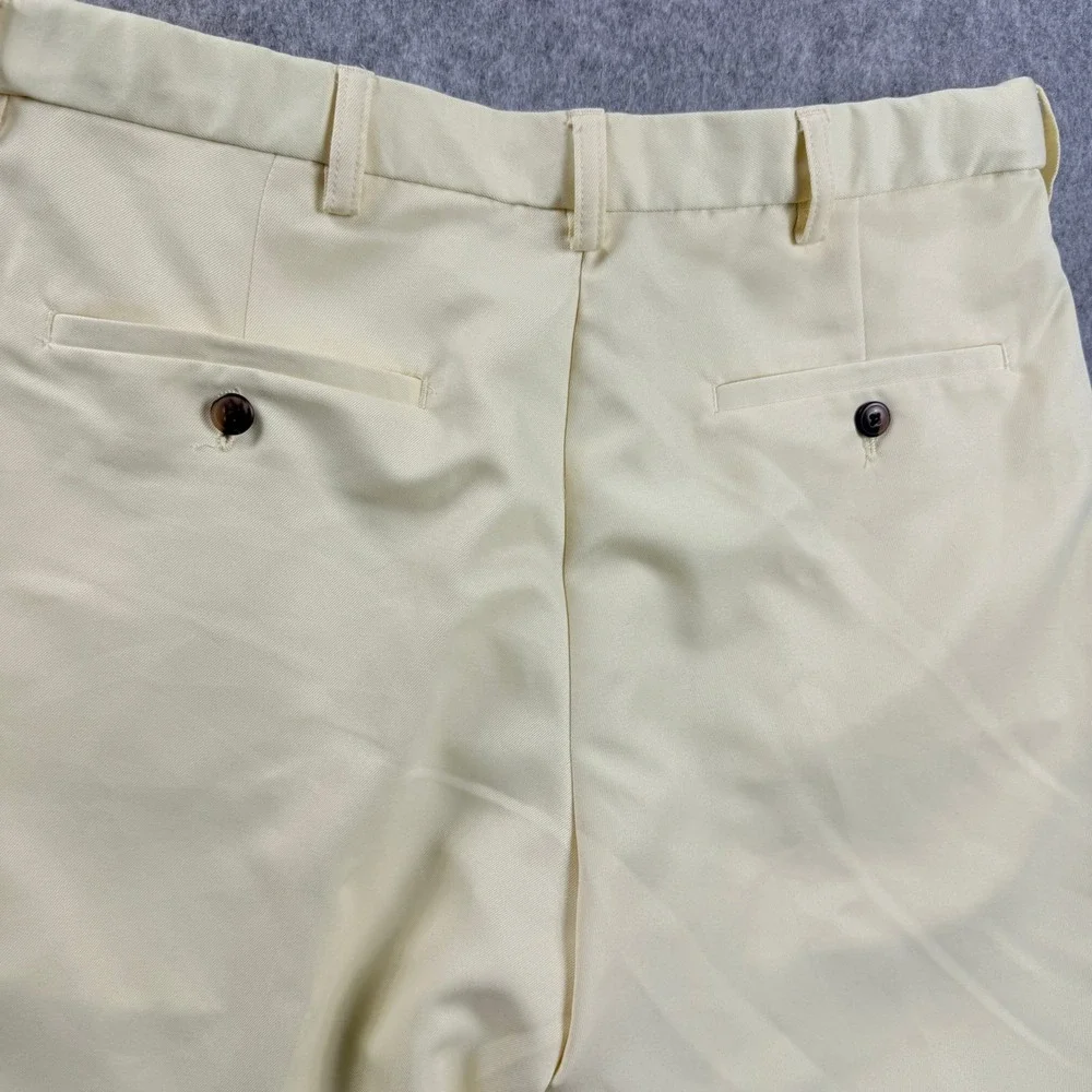 Haggar‎ Men's Shorts 32 Light/Butter Yellow Flat Front Casual Summer